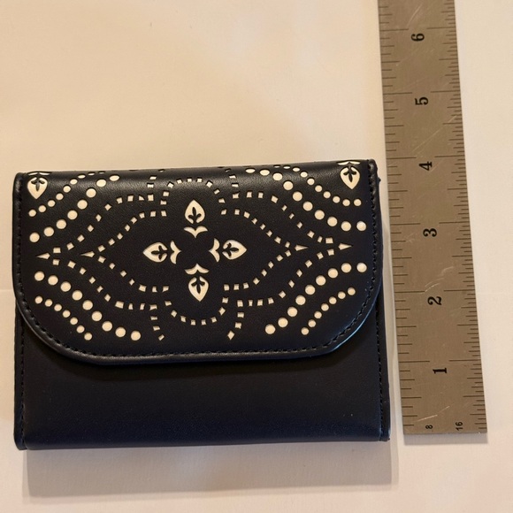 Vera Bradley Morocco NAVY Blue Laser Cut Petite Trifold Women’s Wallet - Picture 8 of 14